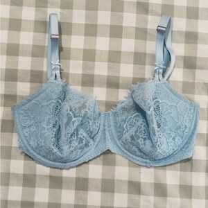 Elegant Victoria’s Secret underwire bra🦋🩵
